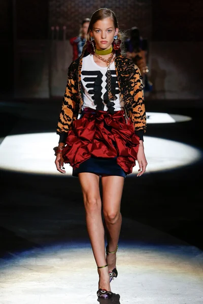 Look 22